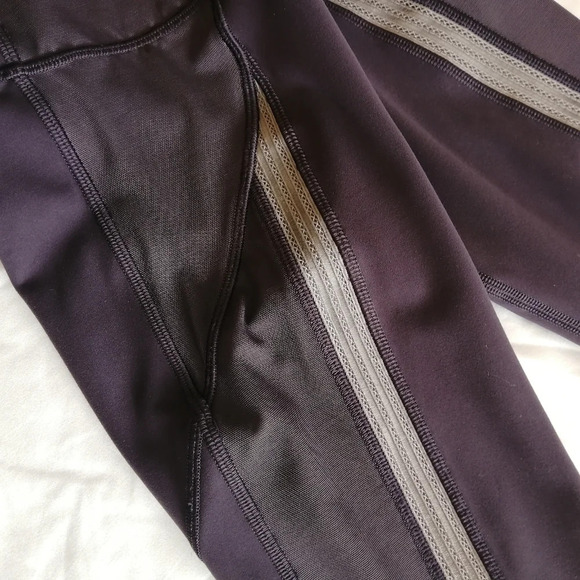 Lululemon Power Lines High Rise 21" Crop Leggings in Cyber Chrome Purple Size 2 - Picture 11 of 15